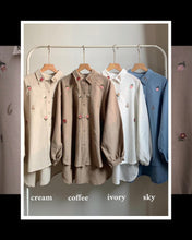 Load image into Gallery viewer, Embroidered Linen Top
